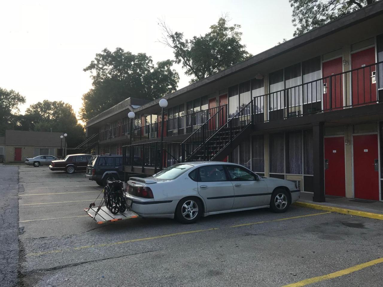 Budget Host Village Inn Kirksville Exterior foto