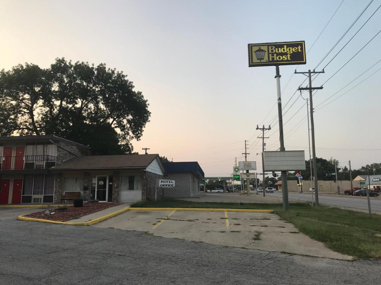 Budget Host Village Inn Kirksville Exterior foto