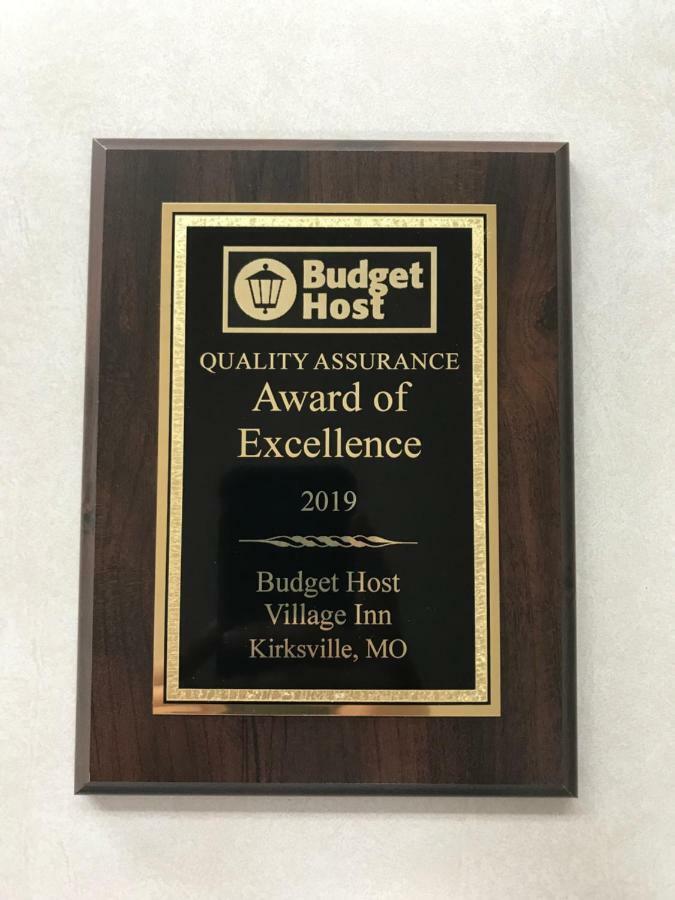 Budget Host Village Inn Kirksville Exterior foto